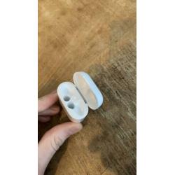 Airpods case 1 maand oud