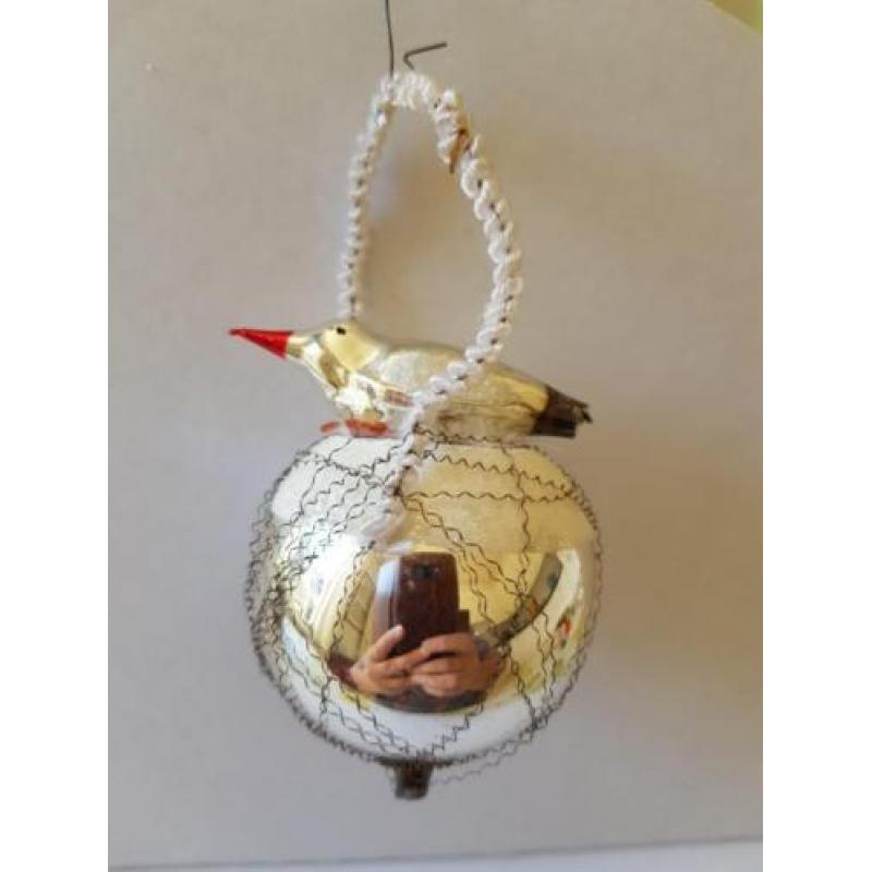 Antieke oude kerstbal met vogel/kerst/kerstboom