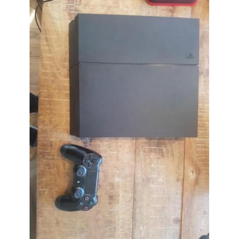 PlayStation 4 500gb, 1 controller, 5 games en 2 headsets